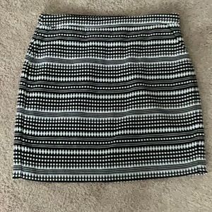 Banana Republic Women’s Size 6 Black and white tweed stripe skirt, Great Cond.